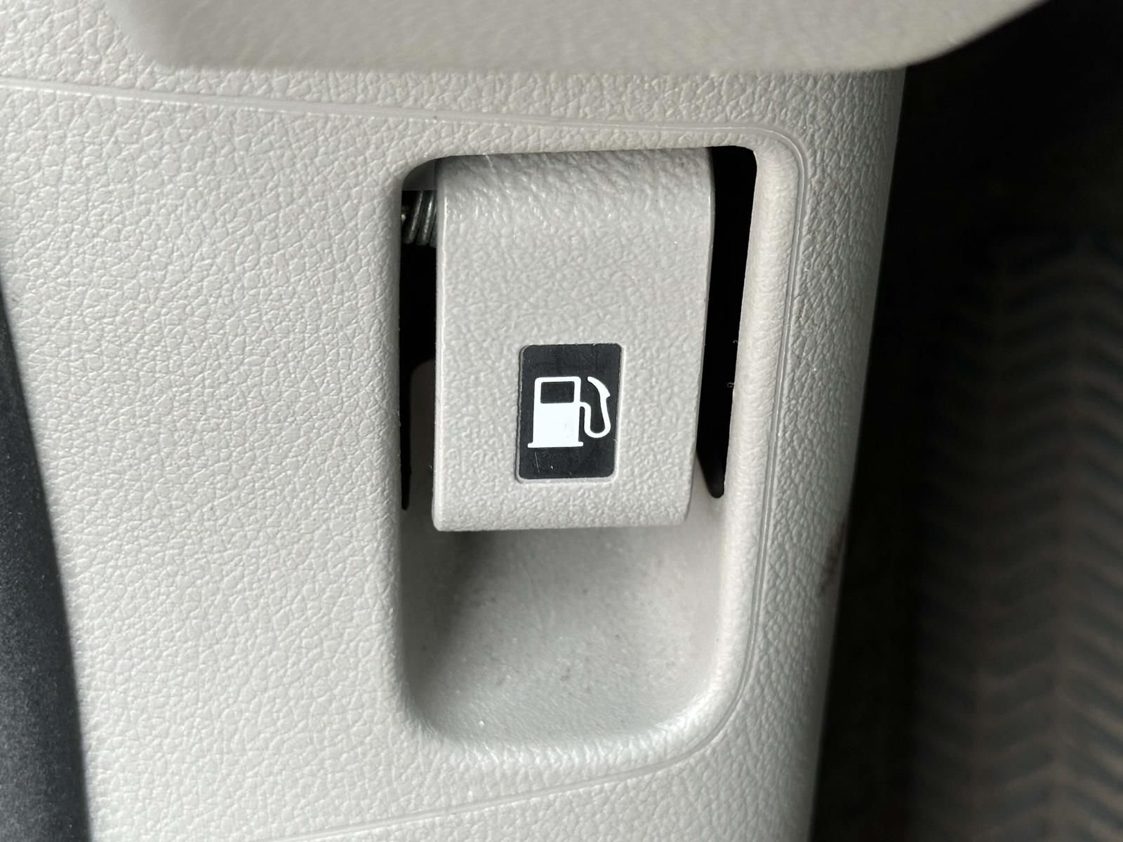 Used 2014  Honda LX image 24