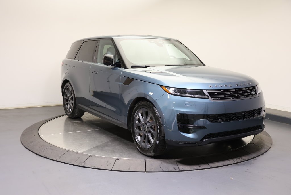 Used 2025 Giola Green Metallic Land Rover SE image 7