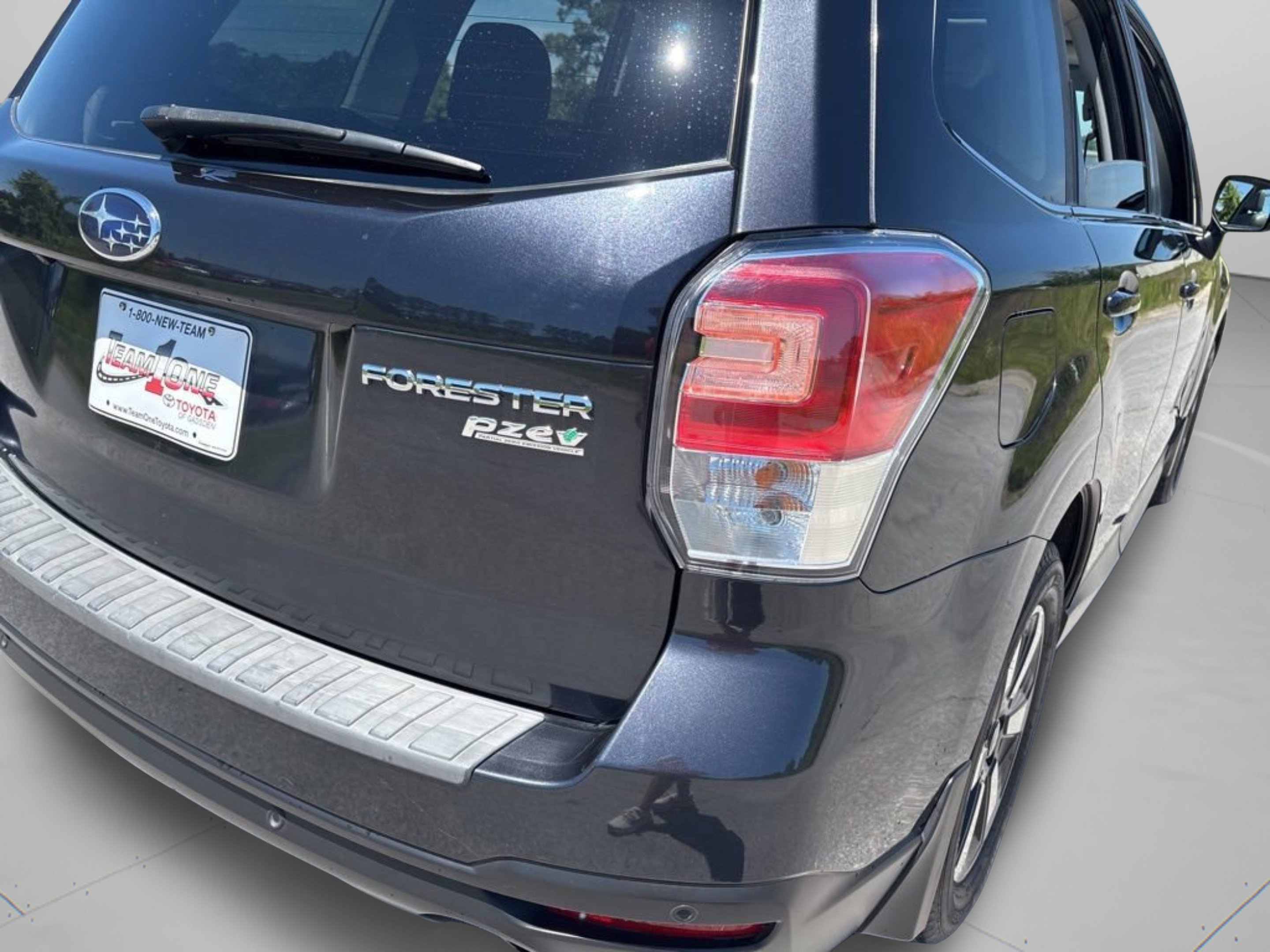 Used 2017 Dark Gray Metallic Subaru Limited image 32