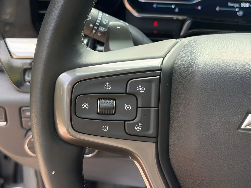 Used 2025 Sterling Gray Metallic Chevrolet High Country image 18