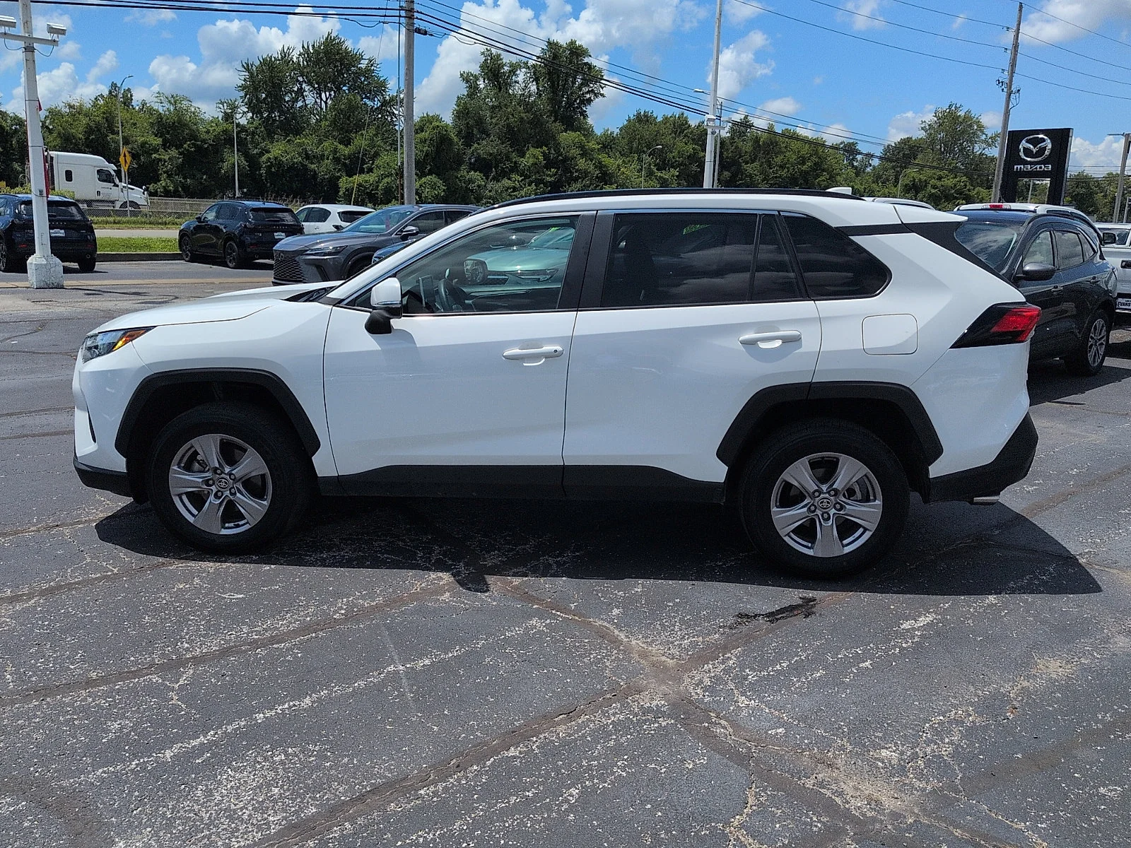 Used 2025 Ice Cap - 040 Toyota XLE image 4