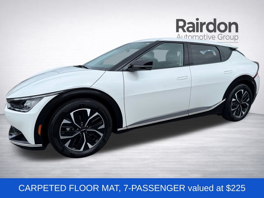 Certified Used 2024 White Kia Wind image 3