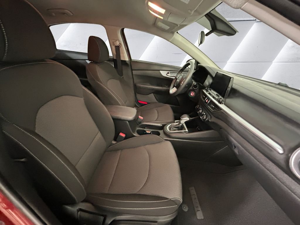 Used 2023 Red Kia LXS image 13