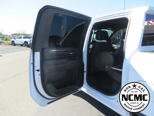 Used 2025 White GMC AT4 image 43
