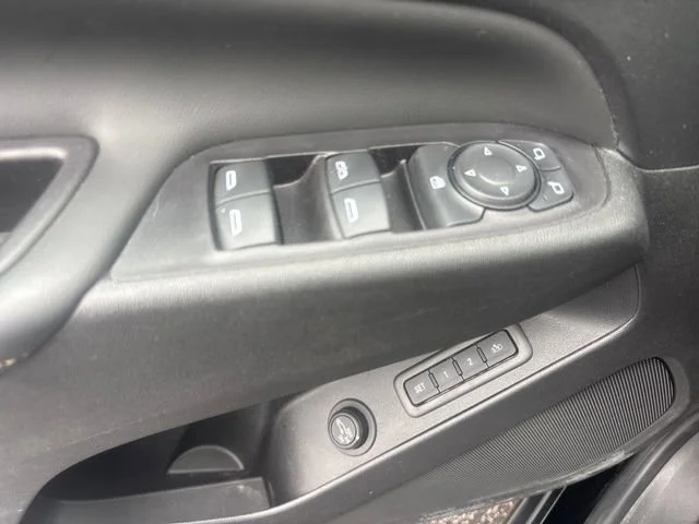 Used 2020 Mosaic Black Metallic Chevrolet Premier image 28