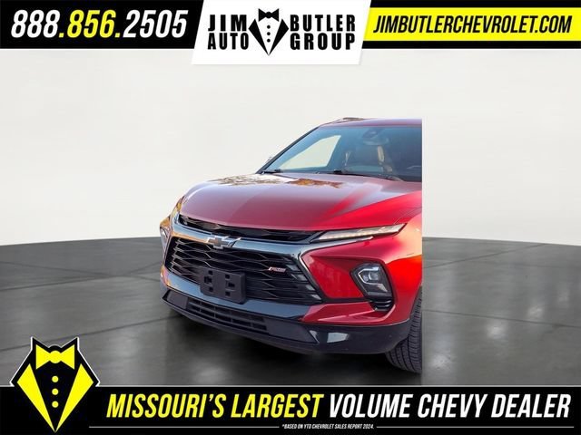 Used 2023 RADIANT RED TINTCOAT Chevrolet RS image 21