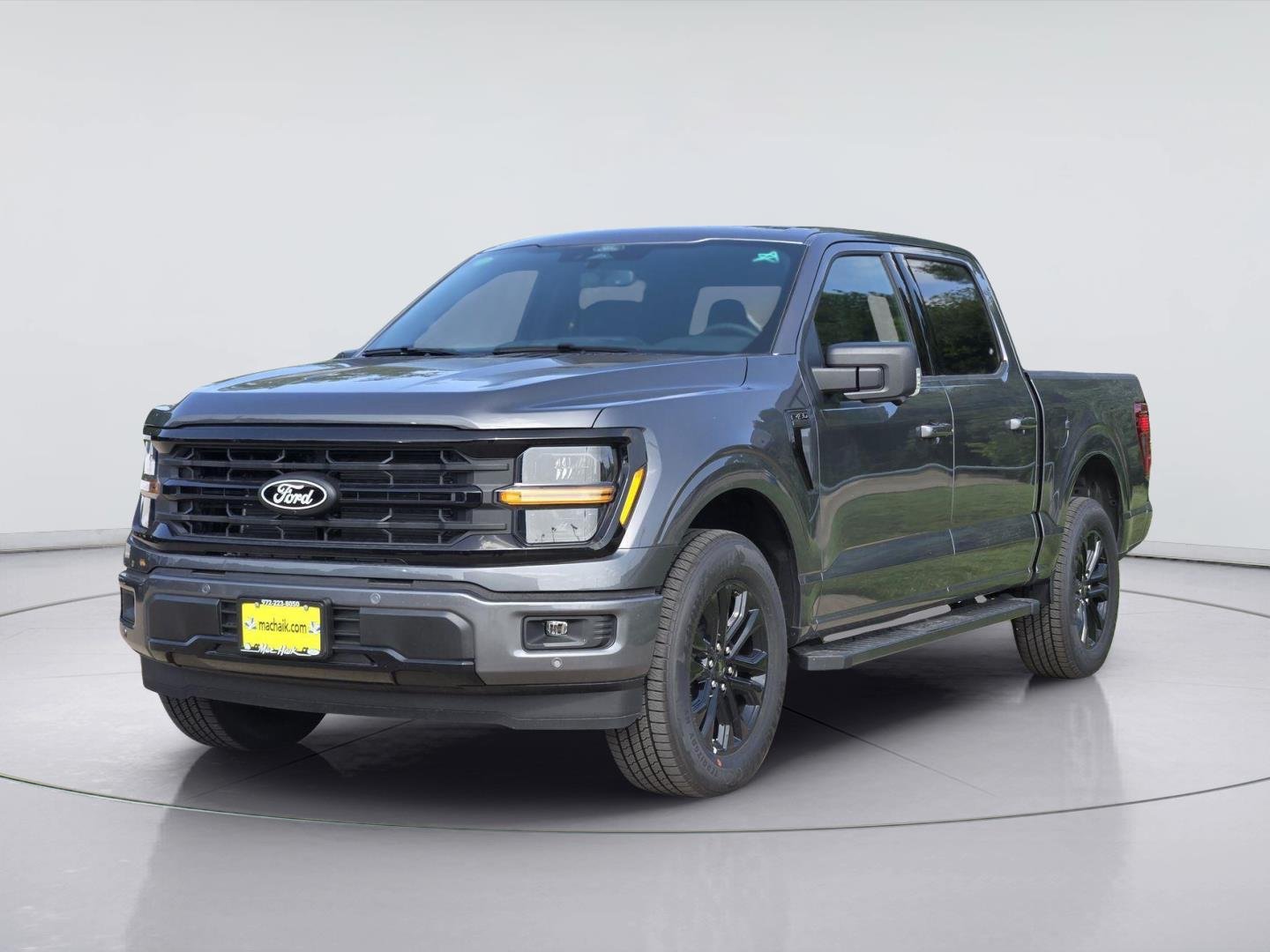 New 2026 Carbonized Gray Metallic Ford XLT image 2