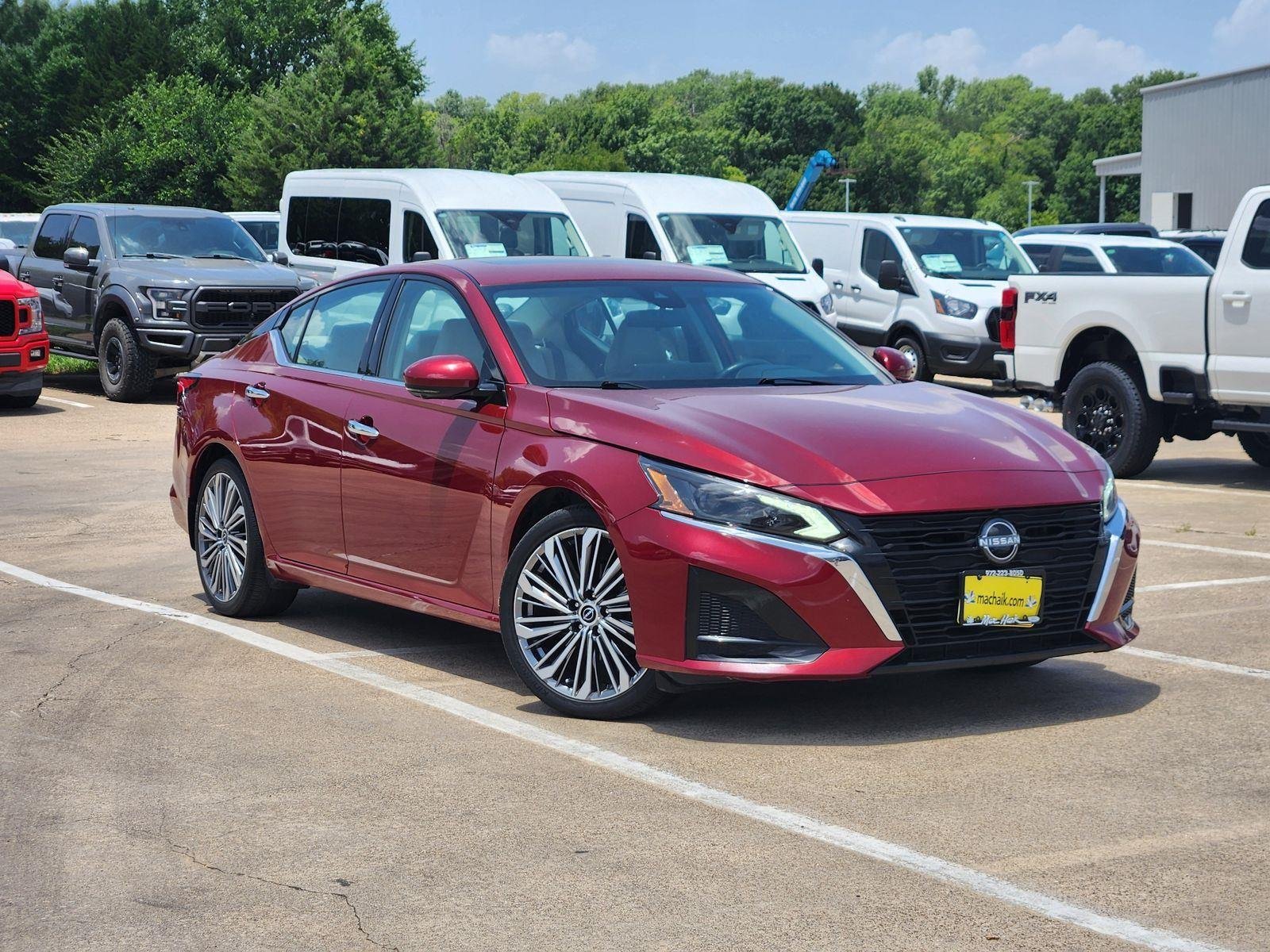 Used 2024 Scarlet Ember Tintcoat Nissan 2.5 SL image 1