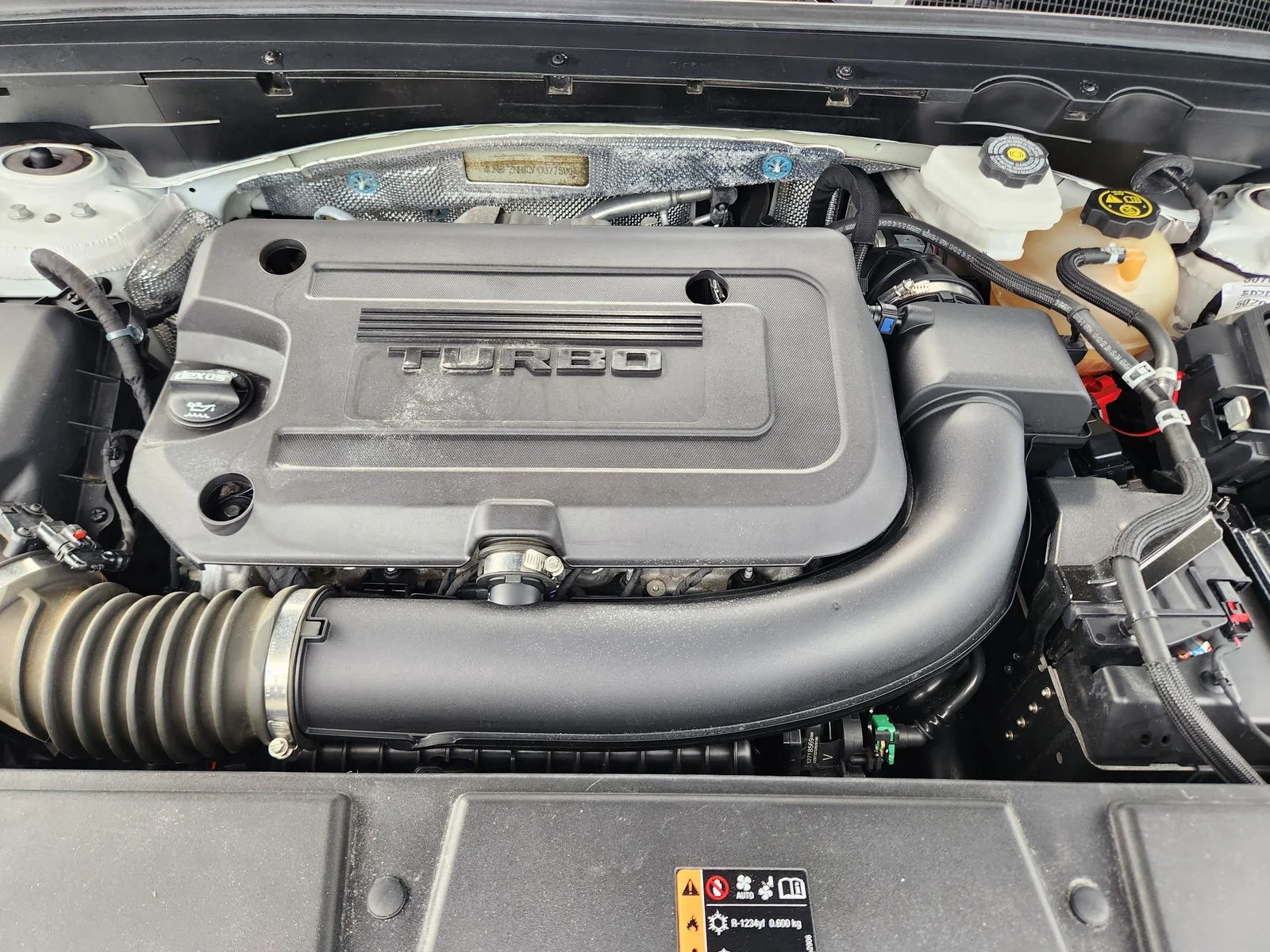 Used 2023 White Buick Essence image 31