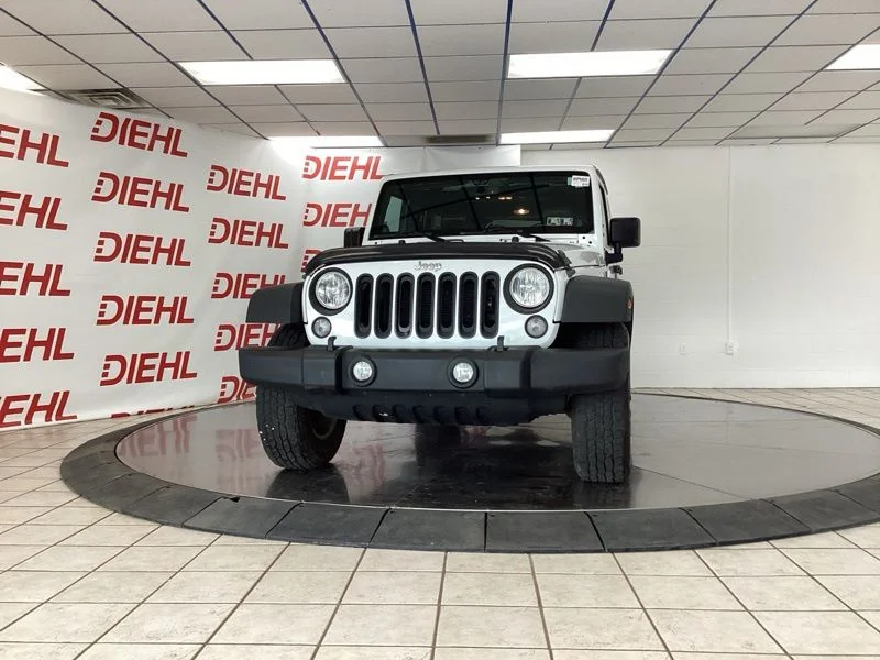 Used 2014 White Jeep Unlimited Sport image 2