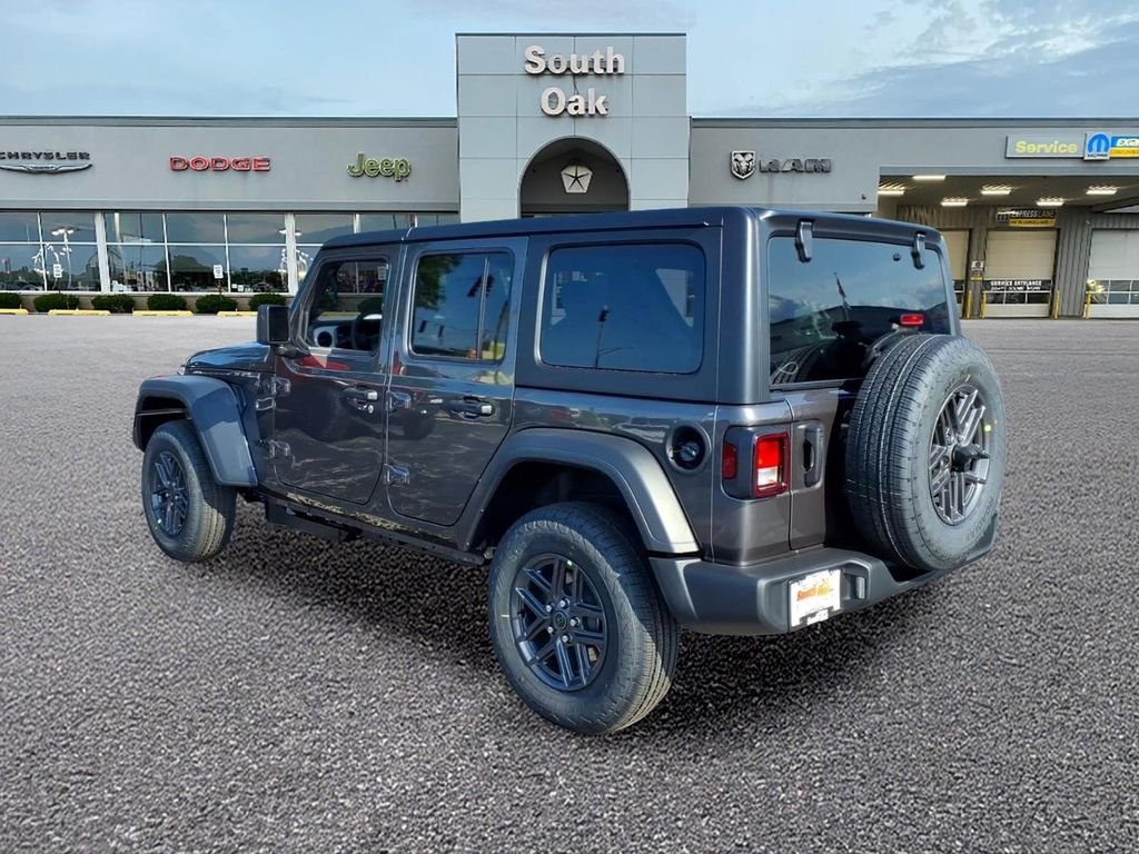 New 2026 Granite Crystal Metallic Clear-Coat Exterior Paint Jeep Sport S image 4