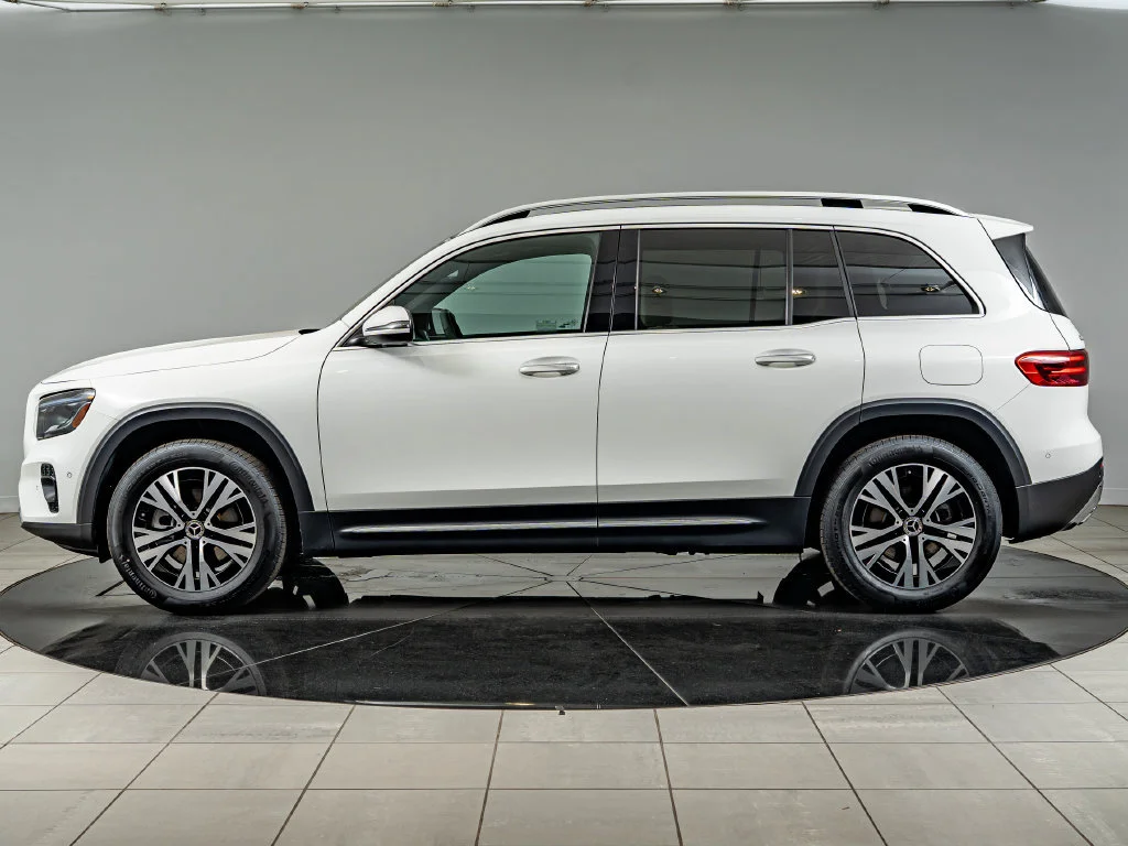 Used 2026 Polar White Mercedes-Benz GLB 250 image 8