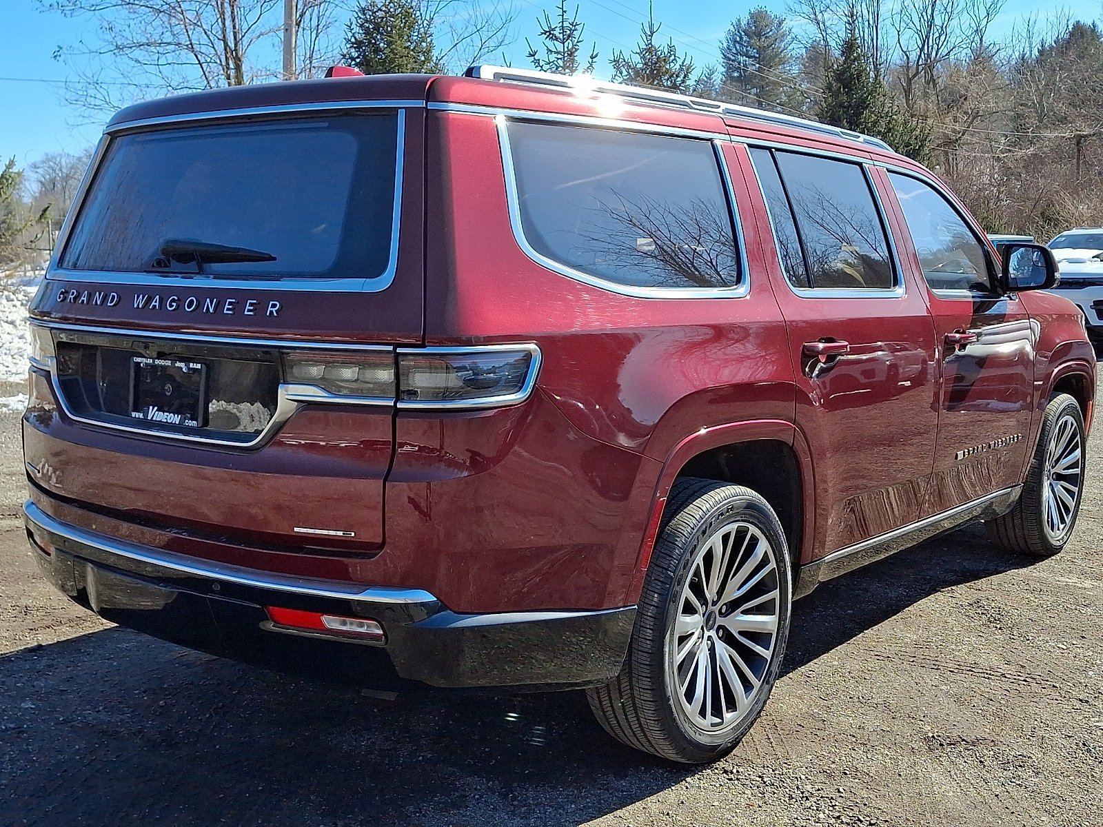 Certified Used 2022 Velvet Red Pearlcoat Jeep Series III image 6