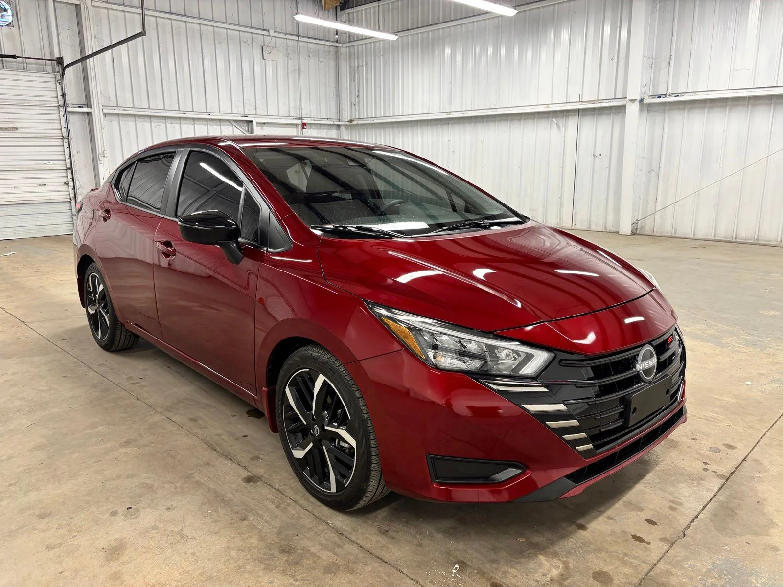 Used 2025 Red Nissan 1.6 SR image 1