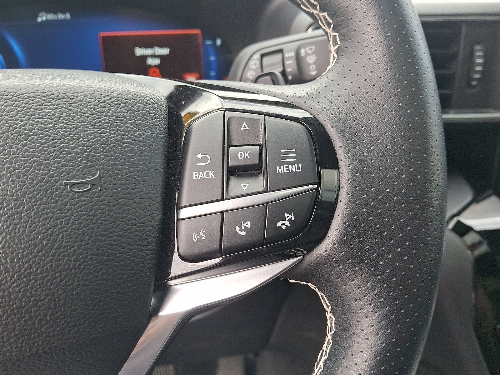 2022 Ford Explorer ST - Photo 23