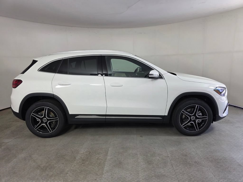 New 2026 Polar White Mercedes-Benz GLA 250 image 18