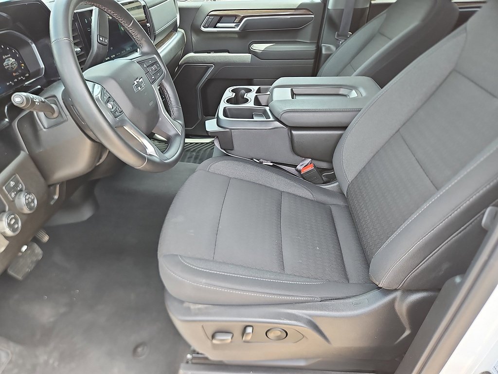 Used 2026  Chevrolet RST image 13