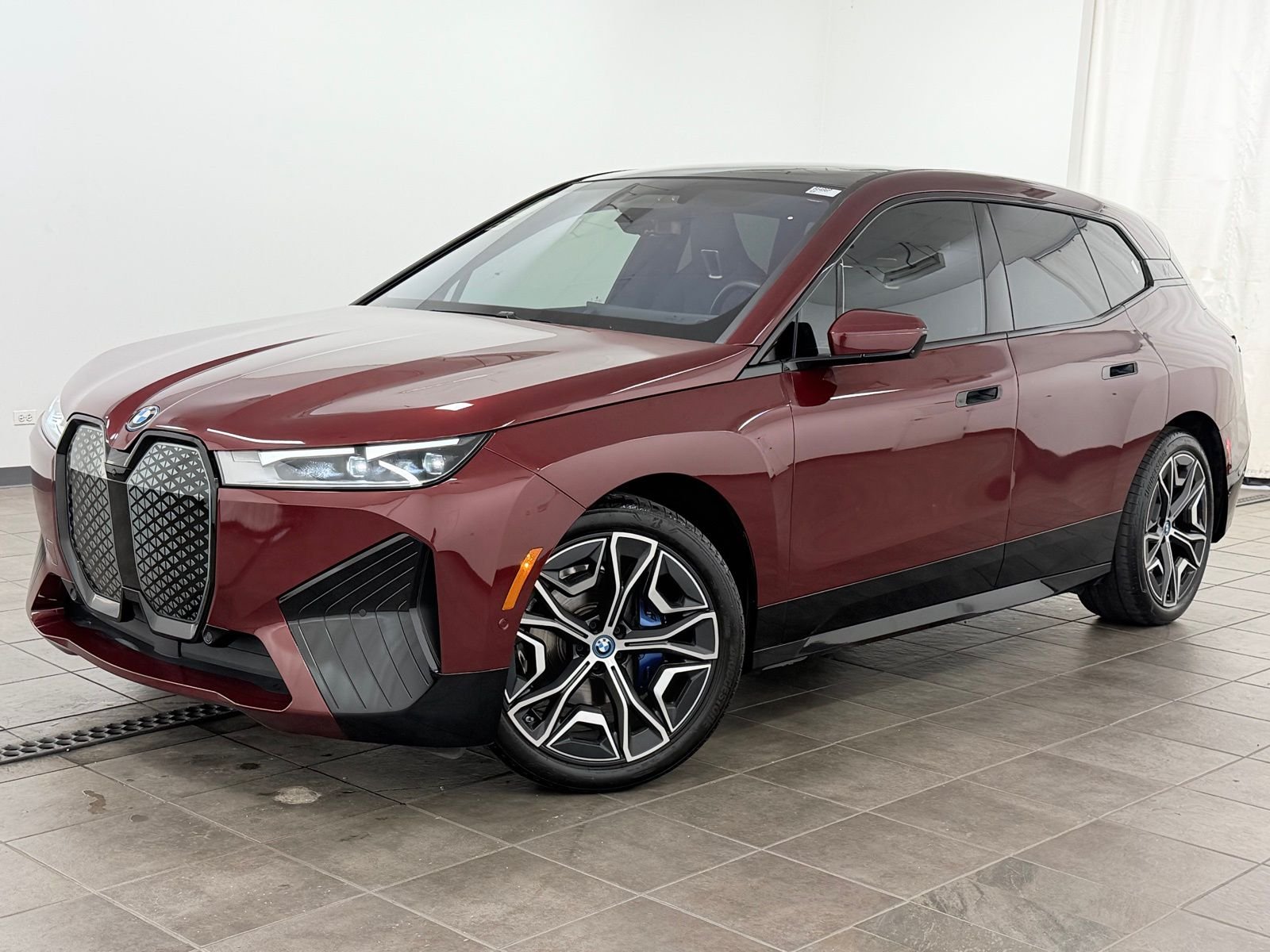 2023 BMW iX xDrive50's photo