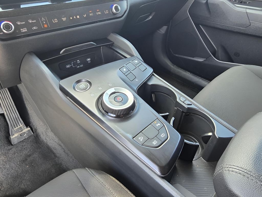 Used 2026 Fusion Black Kia S image 20