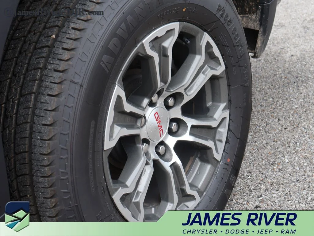 Used 2025 Silver GMC SLT image 38