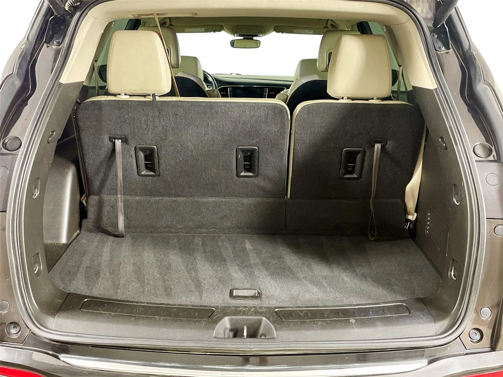 Used 2018 Havana Metallic Buick Essence image 24