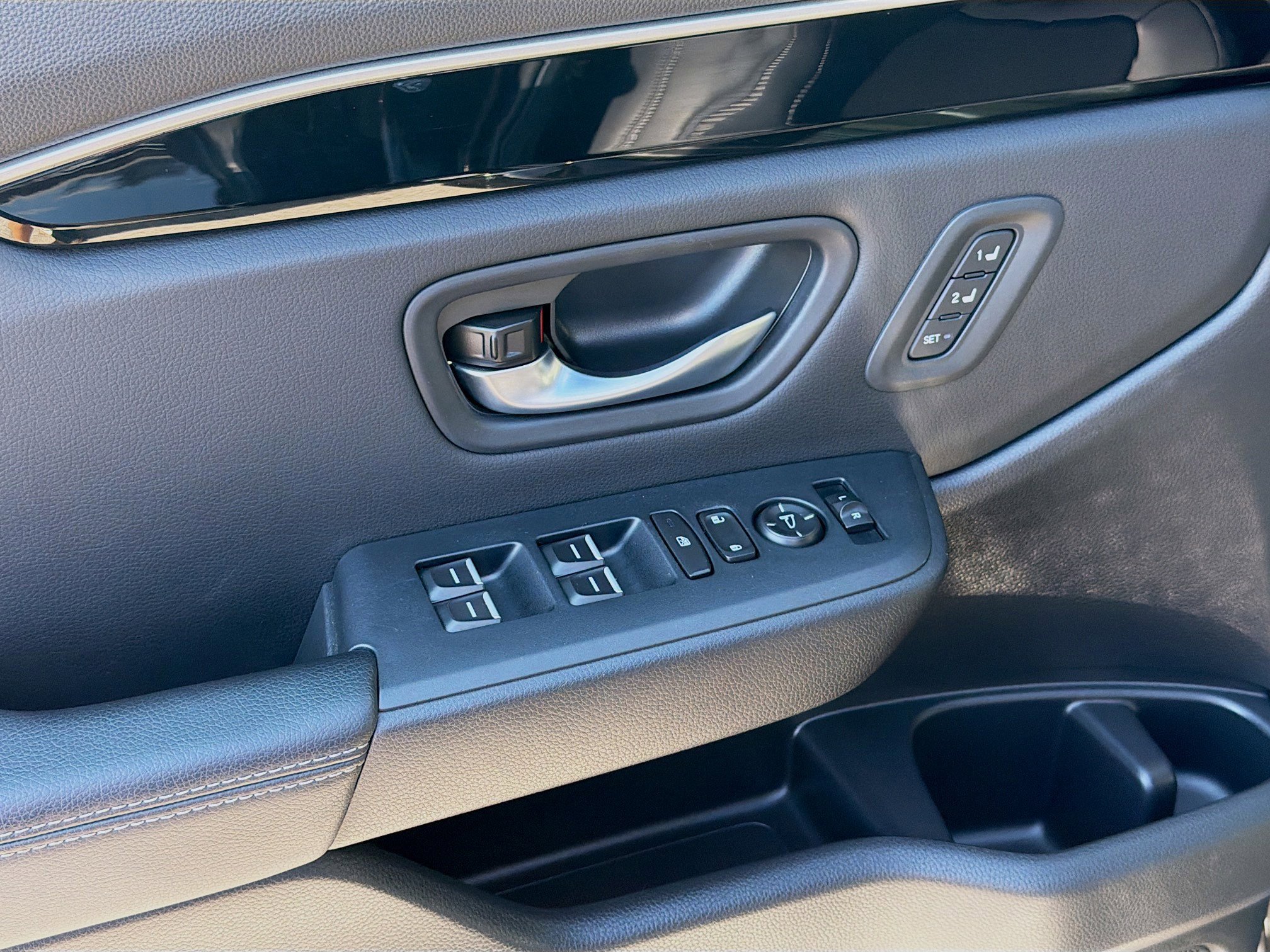 2025 Honda Pilot EX-L - Photo 16
