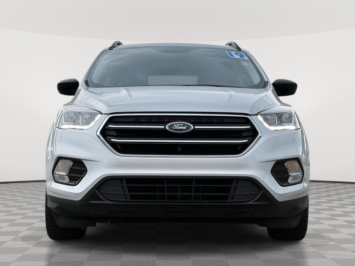 Used 2019 Ford Escape SE with VIN 1FMCU0GD4KUB59671 for sale in Kansas City, KS