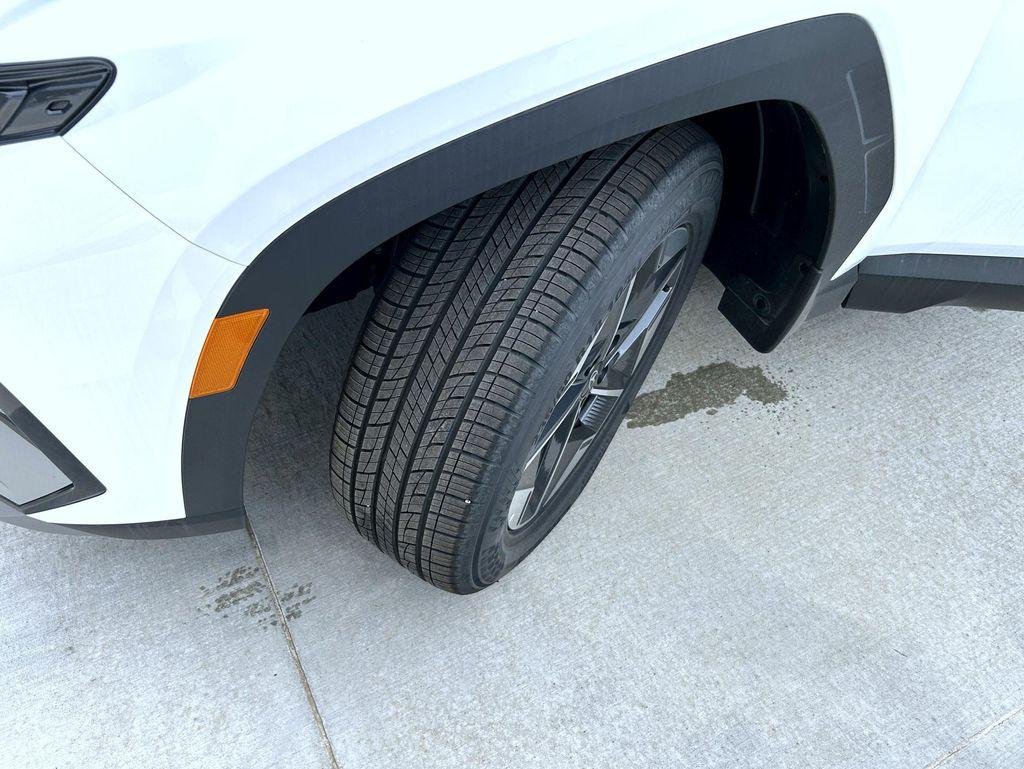 New 2026 White Pearl Hyundai SEL AWD image 23
