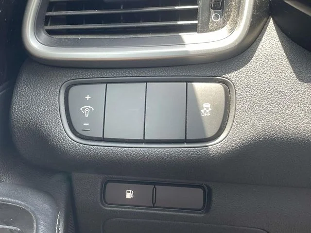 Used 2017 Silver Kia L image 20