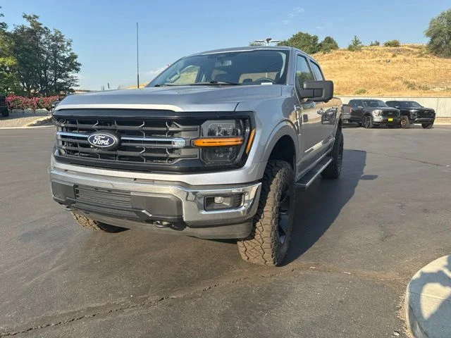 Used 2024 Silver Ford XLT image 5
