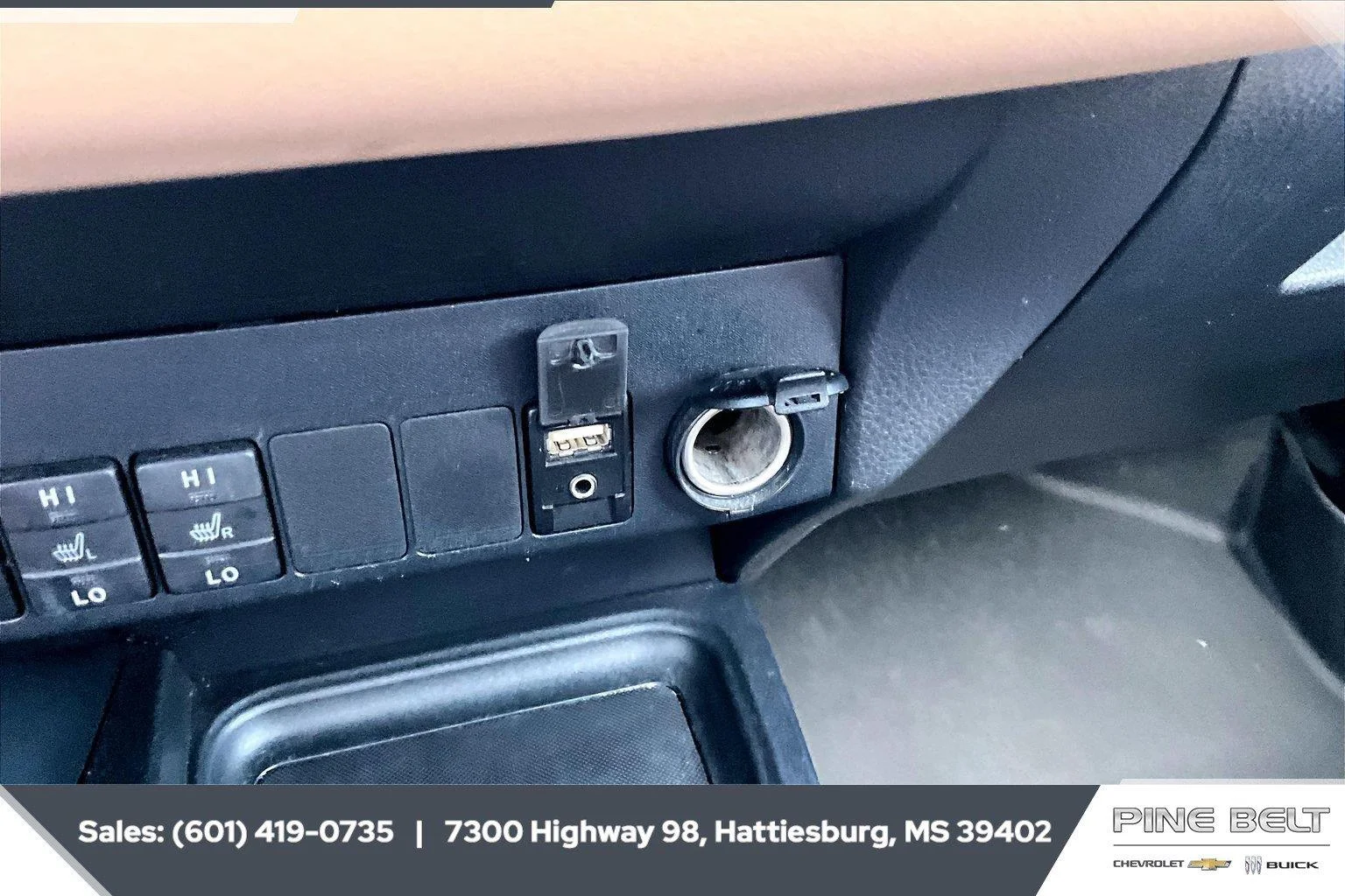 Used 2018 Blizzard Pearl Toyota Limited image 24
