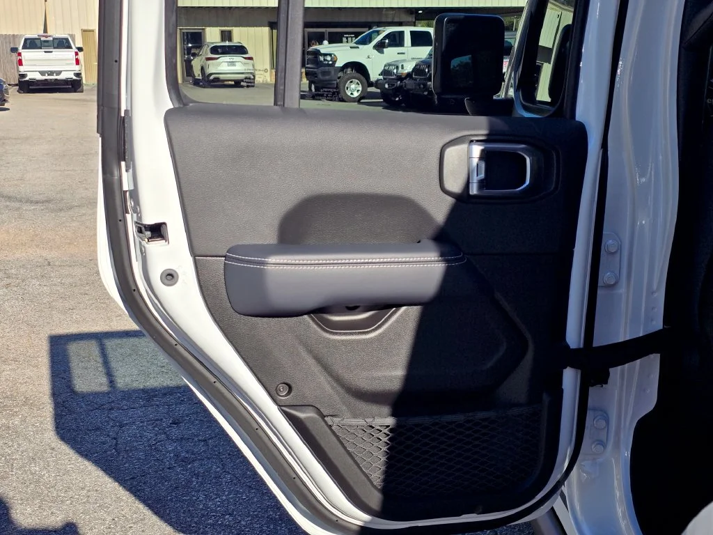 New 2026 White Jeep Rubicon image 37