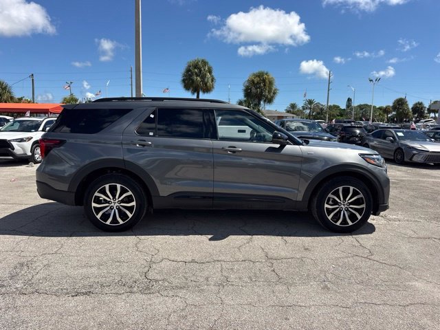 Used 2026 Gray Ford ST-Line image 3