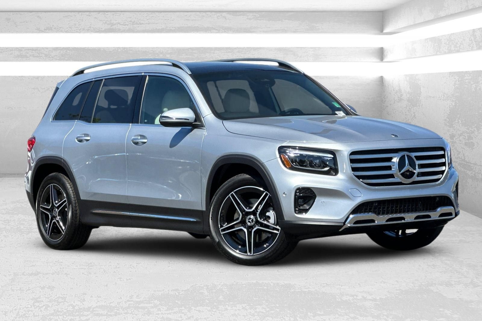 2026 Mercedes-Benz GLB GLB 250 4MATIC's photo