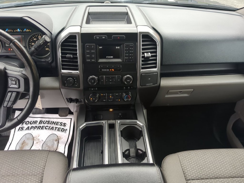 Used 2016 Gray Ford XLT image 17