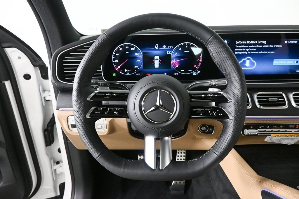 New 2026 Polar White Mercedes-Benz GLS 580 image 2