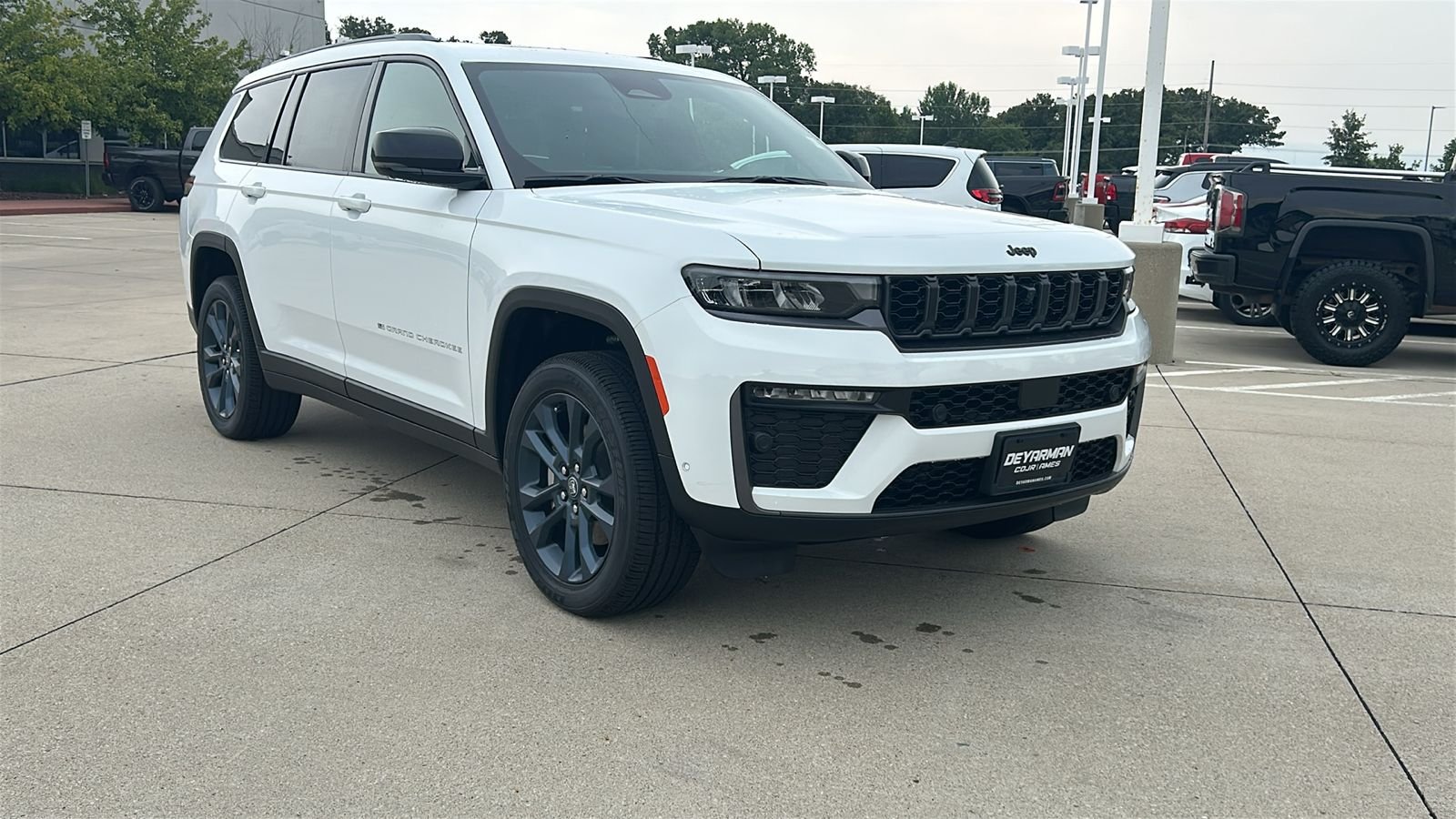 New 2026 Bright White Clear-Coat Exterior Paint Jeep  image 2
