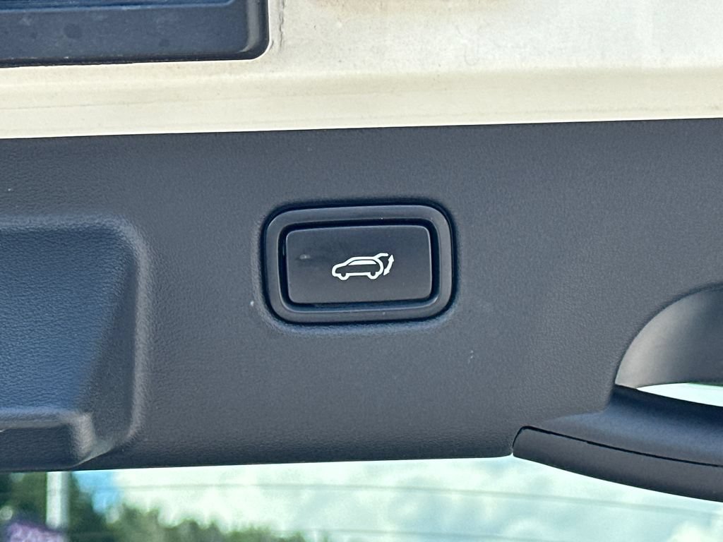 Used 2023  Kia GT image 19