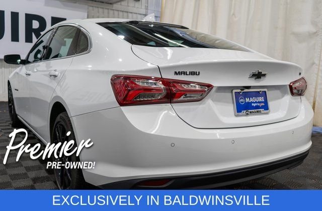 Used 2025 White Chevrolet LT image 7