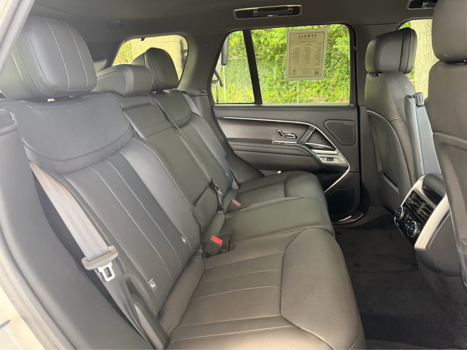 Certified Used 2023 Fuji White Land Rover SE image 15