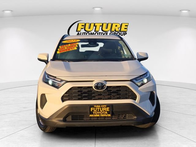 Used 2025 White Toyota XLE image 2