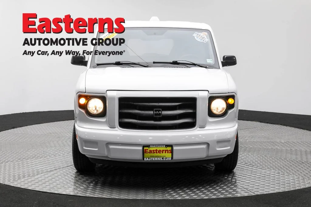 Used 2014 White VPG Taxi image 2