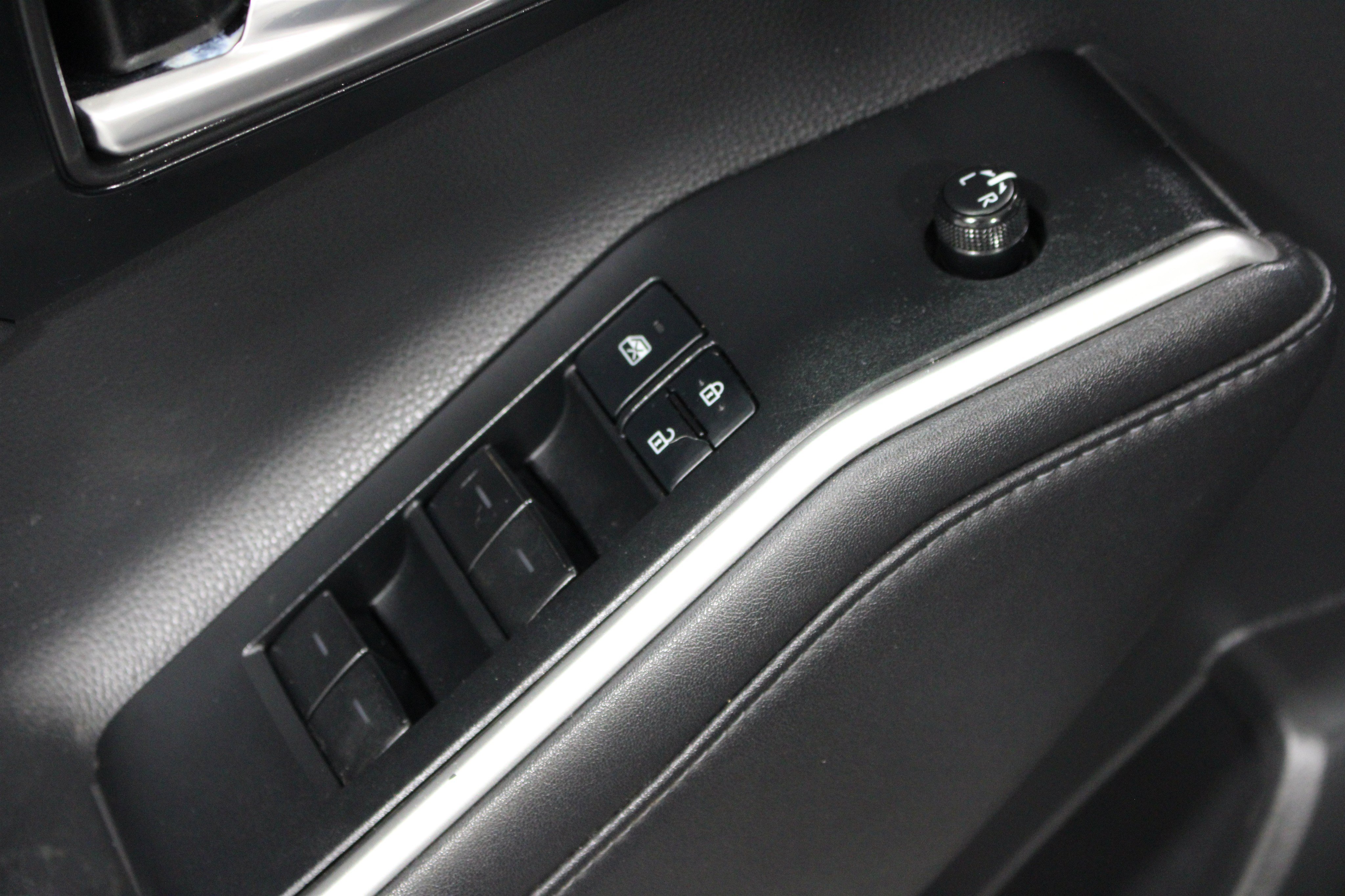 2020 Toyota Highlander XLE - Photo 6