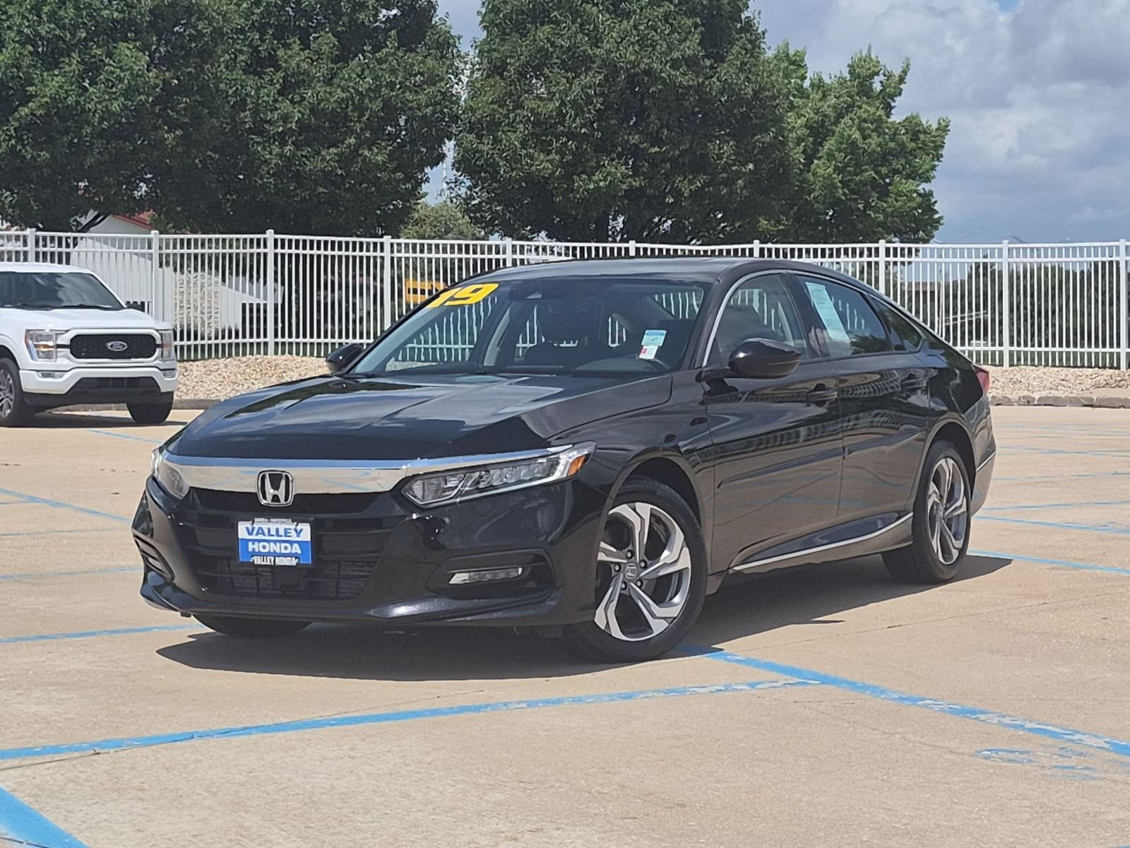 2019 Honda Accord EX-L - Photo 2