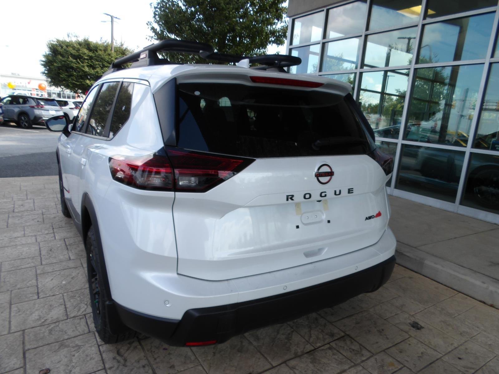 New 2026 Everest White Pearl TriCoat Nissan Rock Creek® image 5