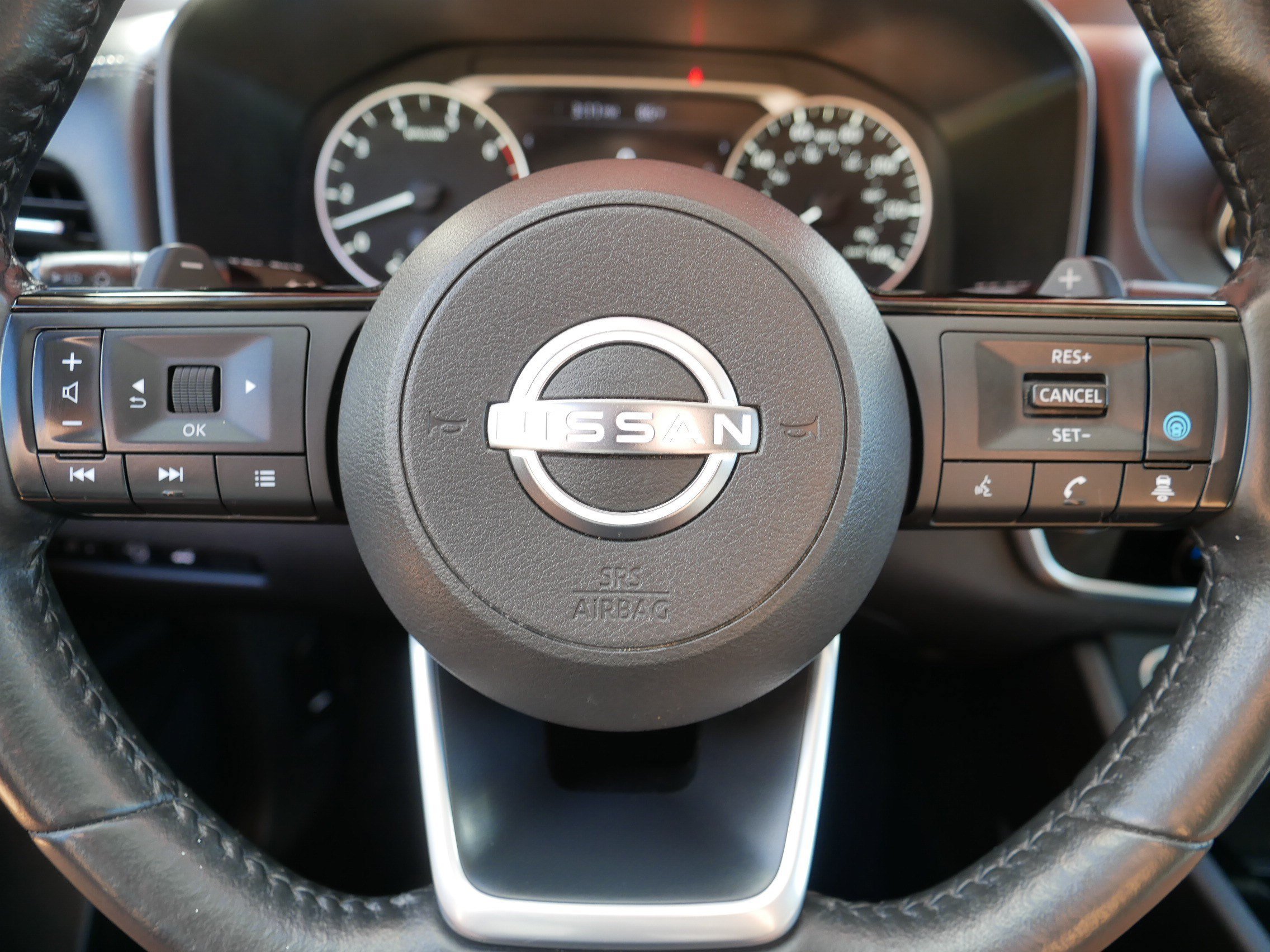 Used 2023 Boulder Gray Pearl/Super Black Nissan SV image 25