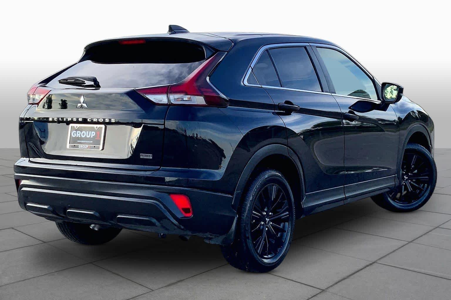 Used 2022 Labrador Black Pearl Mitsubishi LE image 13
