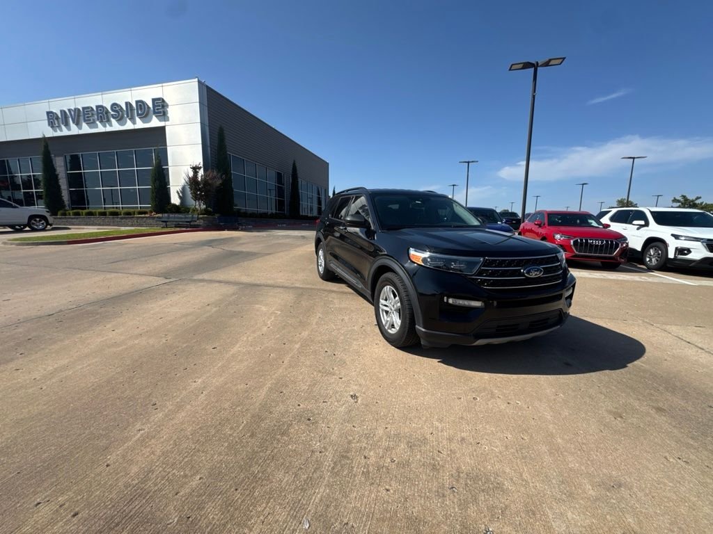 Used 2023 Agate Black Metallic Ford XLT image 1