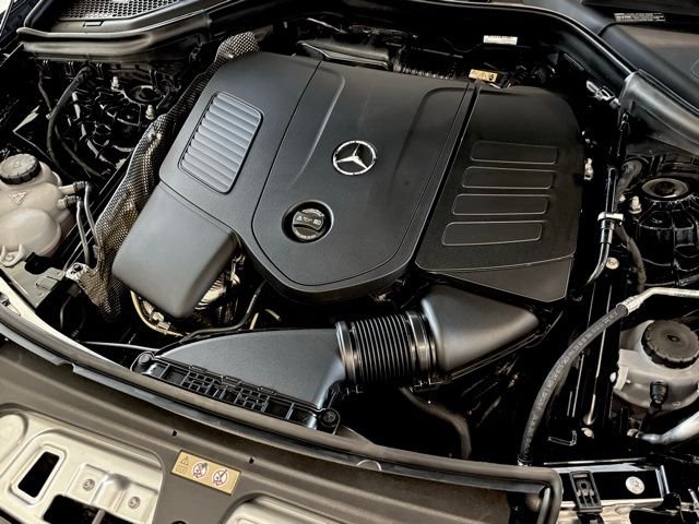 Used 2026 Black Mercedes-Benz GLC 300 image 29