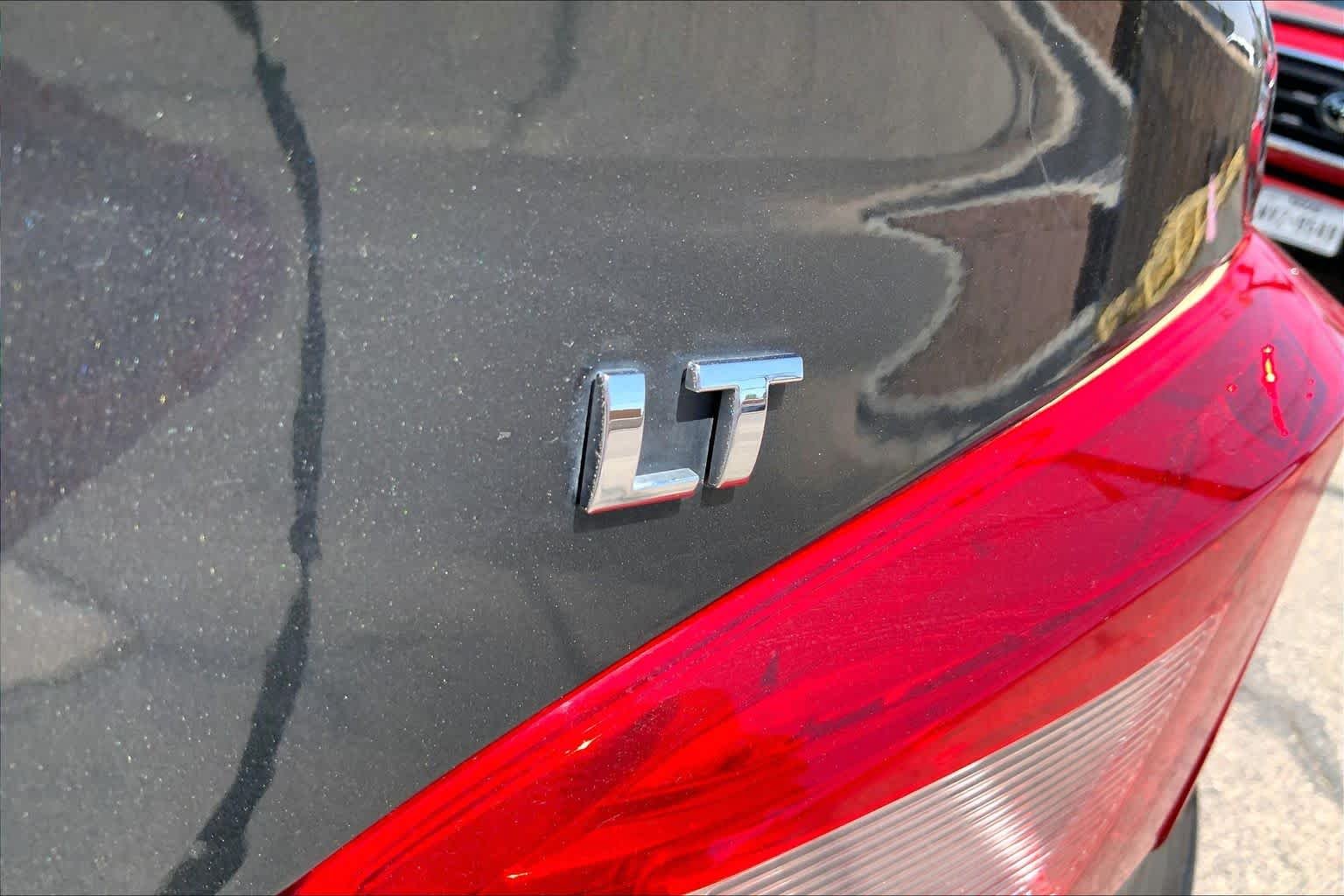 Used 2018 Graphite Metallic Chevrolet LT image 10